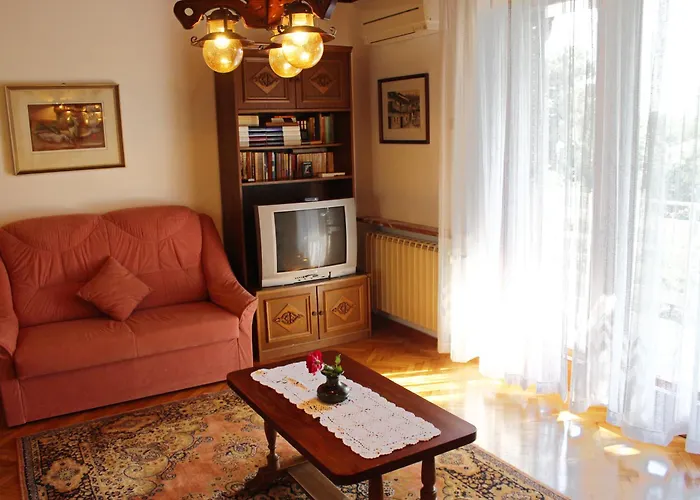 Drift Rock House アパート